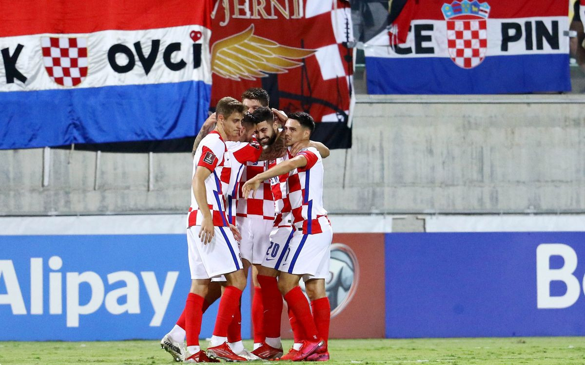 "Ovo je posljednji put da su navijači Hrvatske pokisnuli na utakmici u Osijeku" "Ovo je posljednji put da su navijači Hrvatske pokisnuli na utakmici u Osijeku"