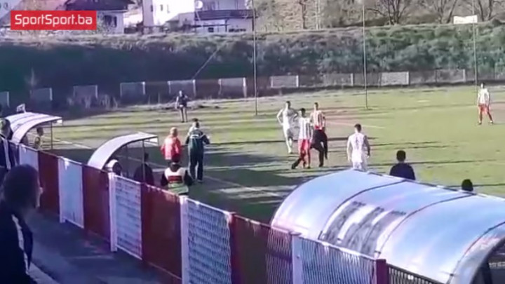 Kraći prekid utakmice NK Zvijezda - FK Velež