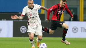 Nainggolan uzvratio udarac navijaču Milana: Prestani plakati...