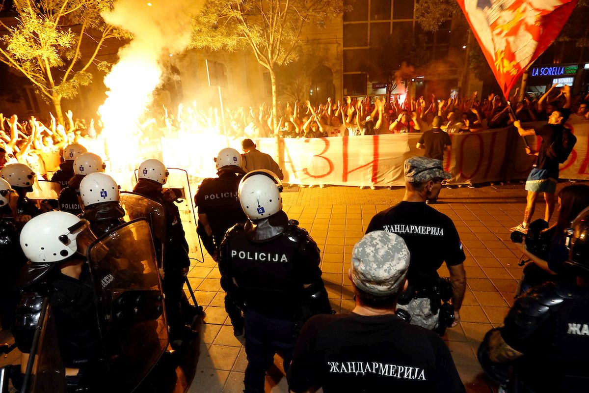 Policija će samo nijemo posmatrati: Stižu opasni momci, Srbi i Poljaci će biti mirni kao bubice Policija će samo nijemo posmatrati: Stižu opasni momci, Srbi i Poljaci će biti mirni kao bubice