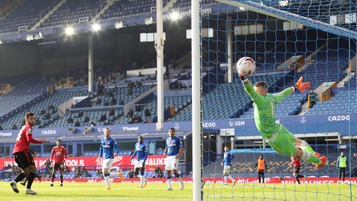 Bruno Fernandes junak Manchester Uniteda na Goodisonu, Cavani postigao prvijenac