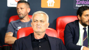 S ovom legendom niko ne može: Svi su oko njega skakali, a Mourinho je napravio samo jedan potez