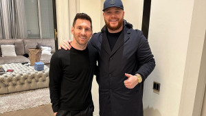 Kada Messi odluči častiti o tome se dugo priča - Samo je pozvao čovjeka i naručio svima isto