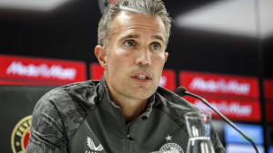 Anel debituje već sutra protiv Fenera? Van Persie tvrdi da je odgledao sve njegove utakmice