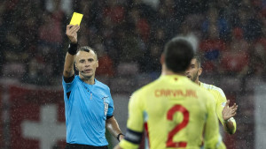 UEFA ponovo nagradila Irfana Peljtu i njegove pomoćnike, sudi okršaj na Parkenu