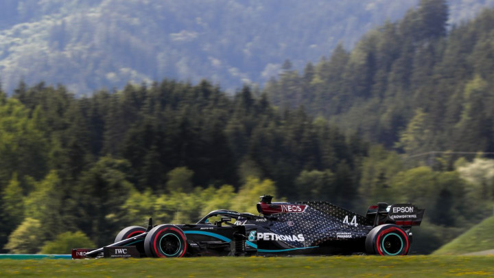 Hamilton prvi, Bottas drugi, katastrofa Ferrarija