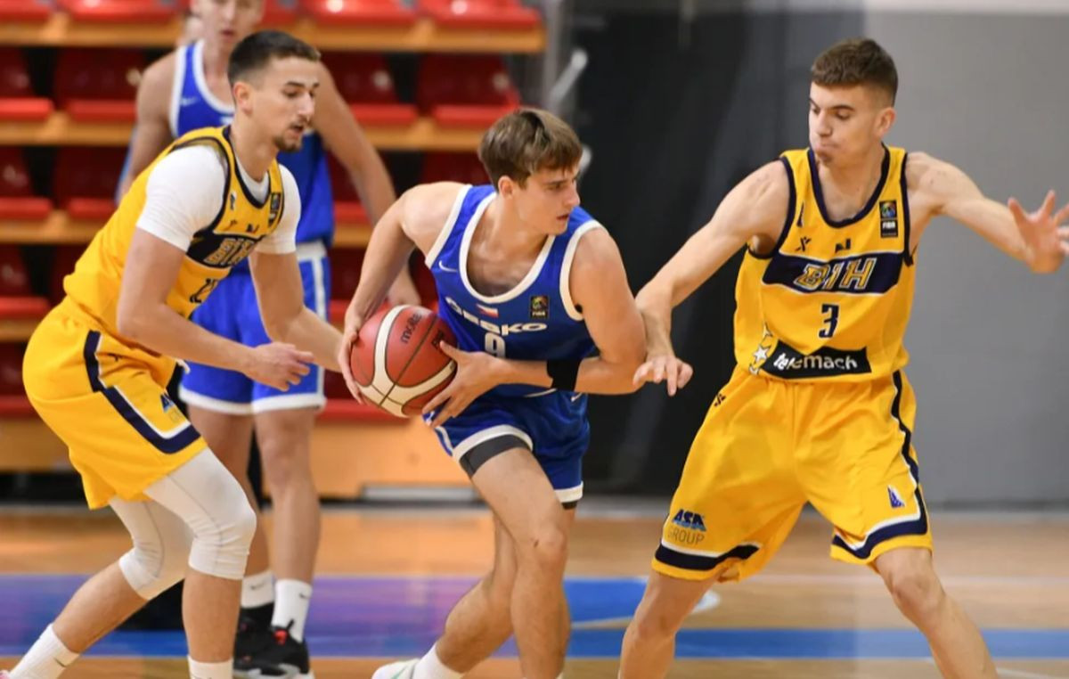Neka se spasi ko može, bh. košarka je na dnu: Juniori "zaleđeni" na - 30!