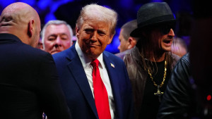 Jon Jones završio Miočića, pa otišao prema Donaldu Trumpu - Uslijedila je scena za pamćenje!