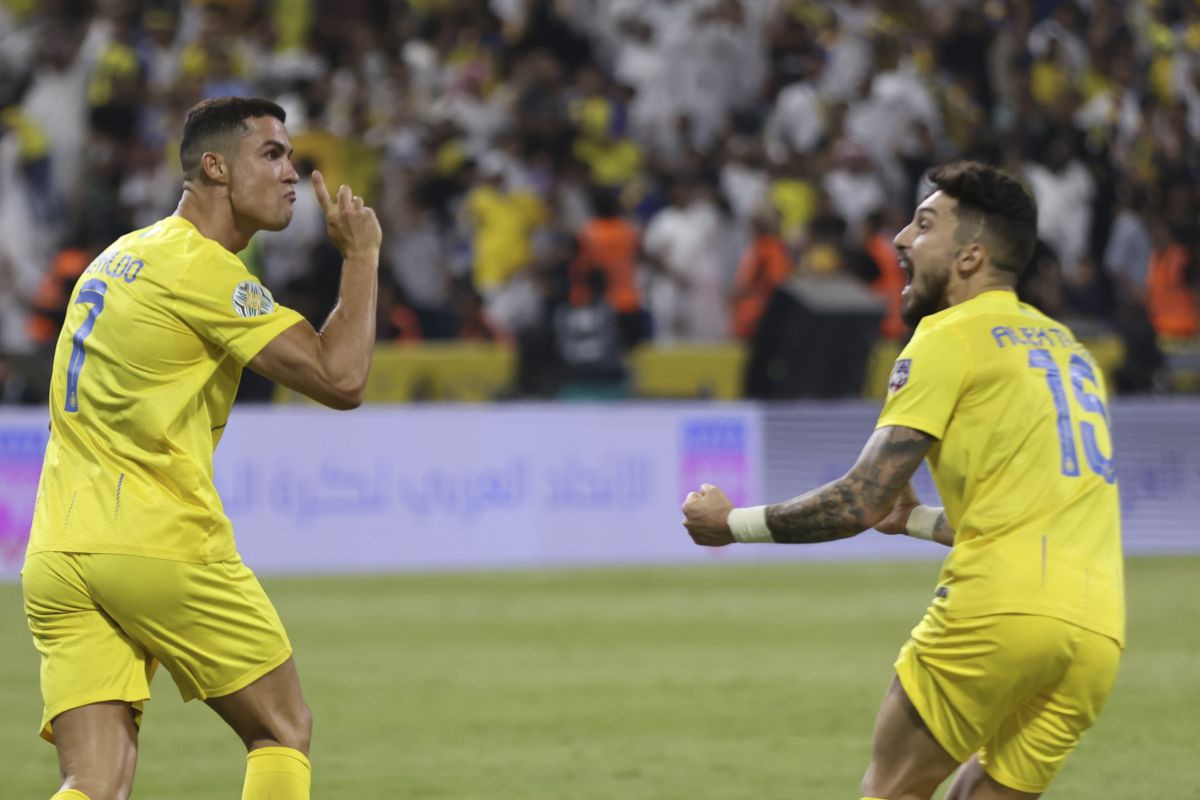 Tri crvena kartona, sramotno ismijavanje i spektakl Cristiana Ronalda: Al Nassr osvojio trofej! Tri crvena kartona, sramotno ismijavanje i spektakl Cristiana Ronalda: Al Nassr osvojio trofej!