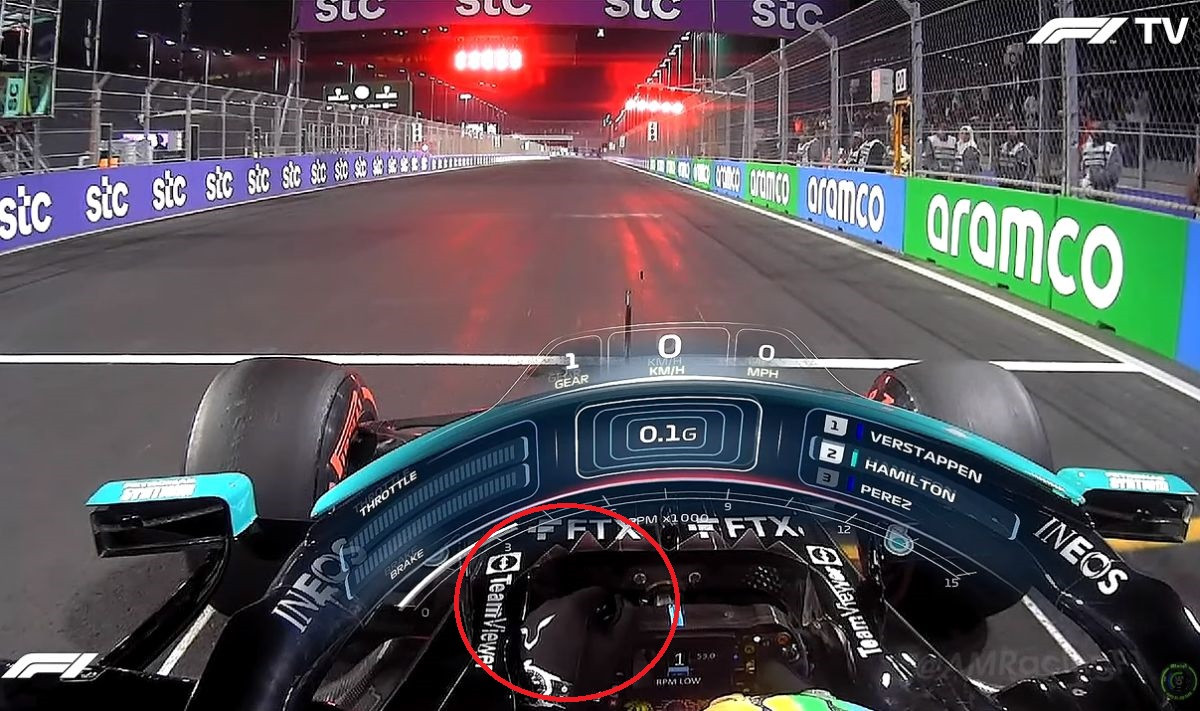 Znate li zašto Hamilton na startu uvijek drži lijevu ruku na vrhu volana? Konačno stiglo objašnjenje