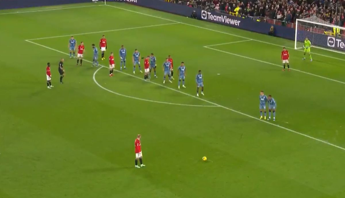 Manchester United u pokušaju da izvede uigrani slobodnjak - Na kraju im se smijao cijeli stadion Manchester United u pokušaju da izvede uigrani slobodnjak - Na kraju im se smijao cijeli stadion