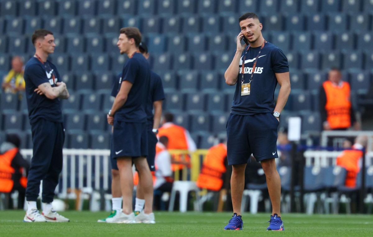 Dečko kojeg želi Rangnick već odabrao reprezentaciju, pa otkrio šta mu je nedavno rekao Džeko Dečko kojeg želi Rangnick već odabrao reprezentaciju, pa otkrio šta mu je nedavno rekao Džeko