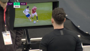 VAR poništio gol Uniteda zbog gluposti McTominayja, a onda Tottenham šokirao Crvene đavole