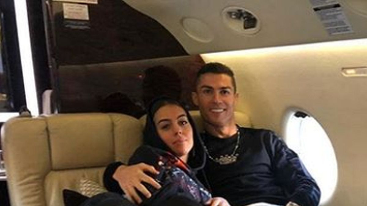 'Golupčići' u avionu: Kad vidite gdje je Georginina ruka, shvatit ćete što je Ronaldo nasmijan
