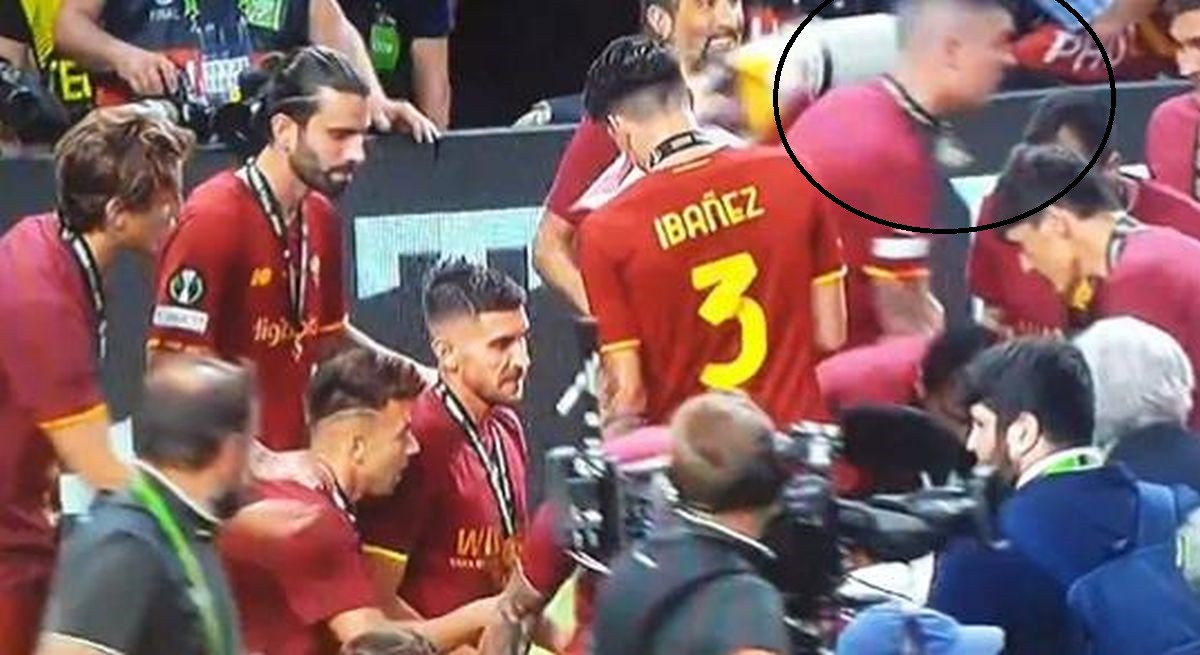 Defanzivac Rome izgubio živce i udario saigrača: Navijači zgroženi, kamere sve snimile