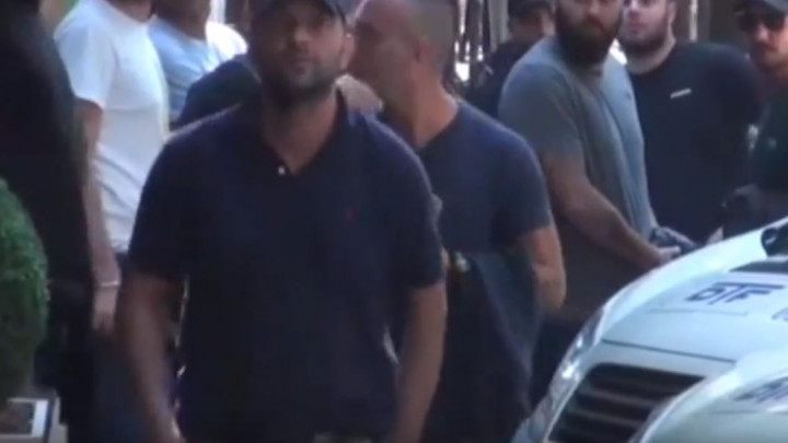 Stigli Napolijevi huligani, kamerman je umalo zažalio