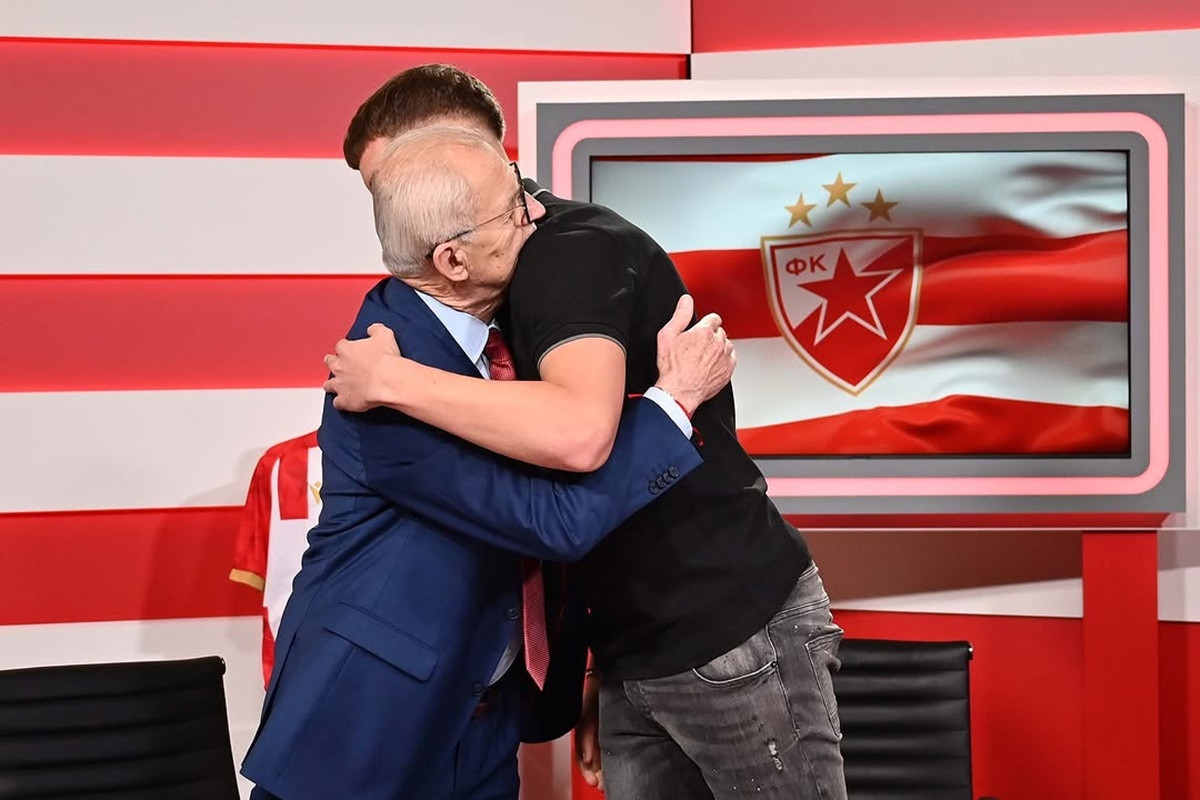 Kadetski reprezentativac BiH napravio iskorak u karijeri - Novi je član FK Crvena zvezda! Kadetski reprezentativac BiH napravio iskorak u karijeri - Novi je član FK Crvena zvezda!