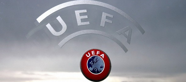UEFA nastavila sa kaznama