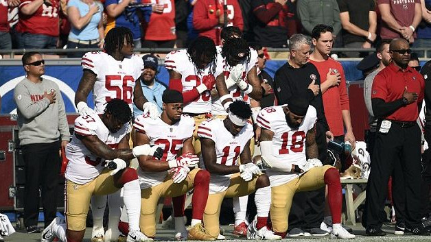 ESPN više neće emitovati intoniranje himne Amerike u NFL-u zbog tamnoputnih igrača ESPN više neće emitovati intoniranje himne Amerike u NFL-u zbog tamnoputnih igrača