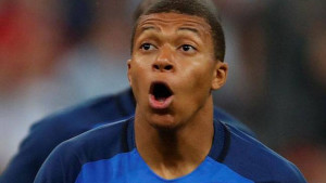 Mbappe se zagrijavao, a onda vidio šta su mu priredili Ultrasi - Ostao je u mjestu ukopan!