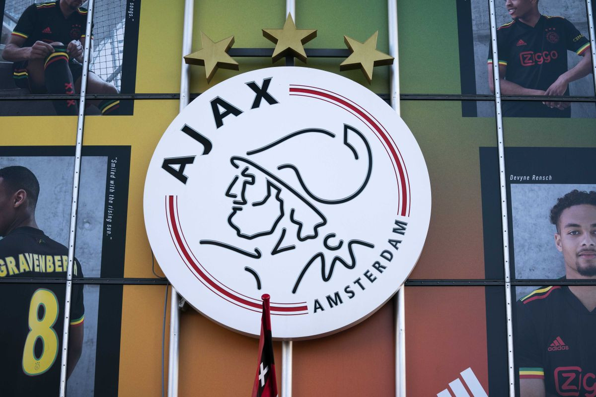 Ajax promijenio grb nakon 33 godine, navijači oduševljeni dizajnom: "Od 2025. do beskonačnosti" Ajax promijenio grb nakon 33 godine, navijači oduševljeni dizajnom: "Od 2025. do beskonačnosti"