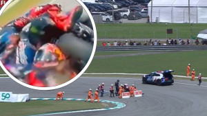 Strašan sudar na startu, prekinuta utrka u Maleziji: Jack Miller glavom udario u zadnju gumu motora