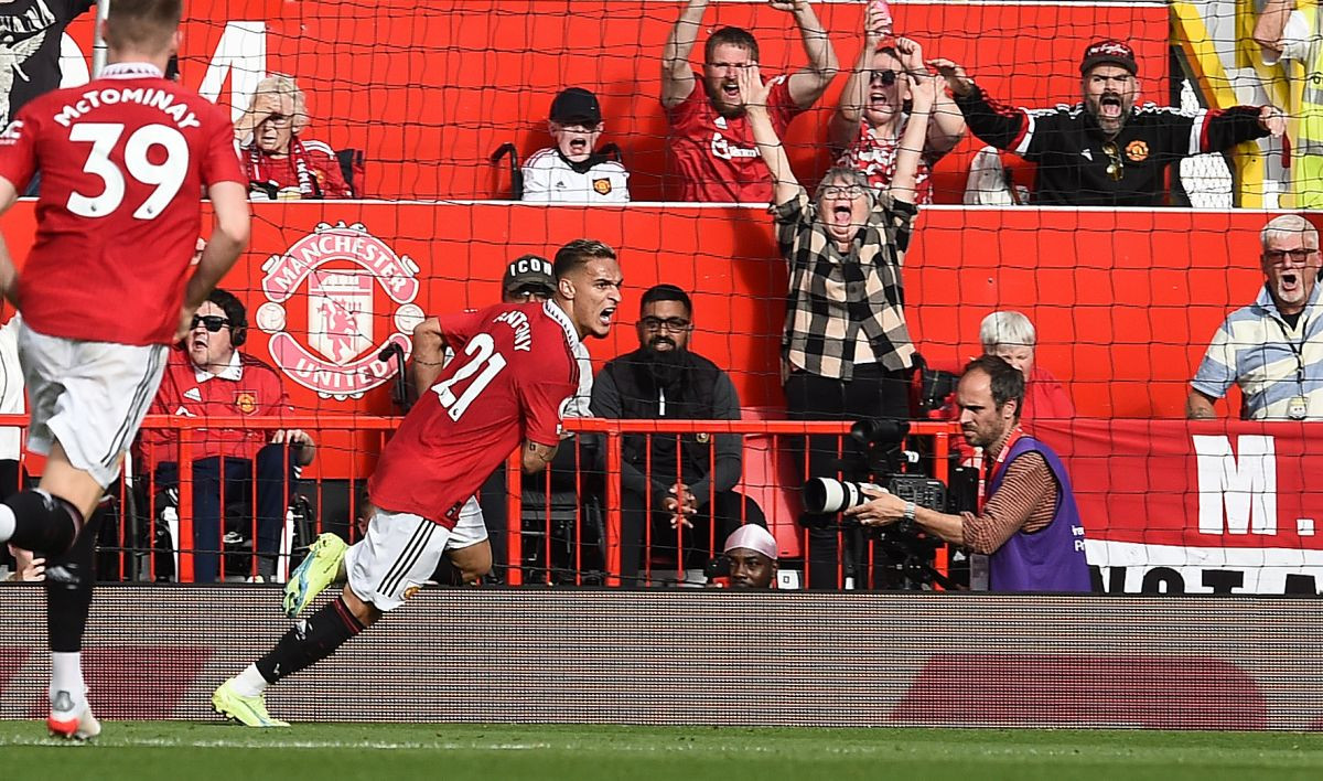 Zabio gol u debiju na Teatru snova, pa izašao na večeru s prijateljima i oduševio navijače Uniteda