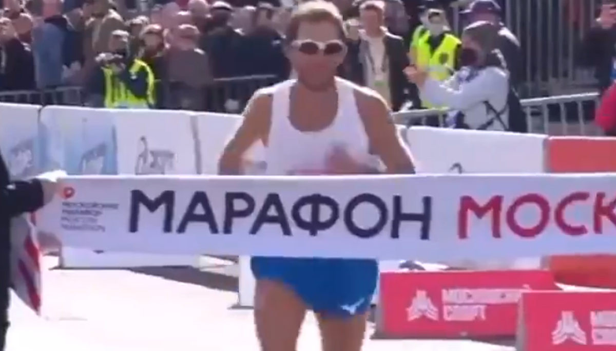 Ruski maratonac slavio u trci, ali izgubio obraz zauvijek zbog onoga što je napravio u finišu iste