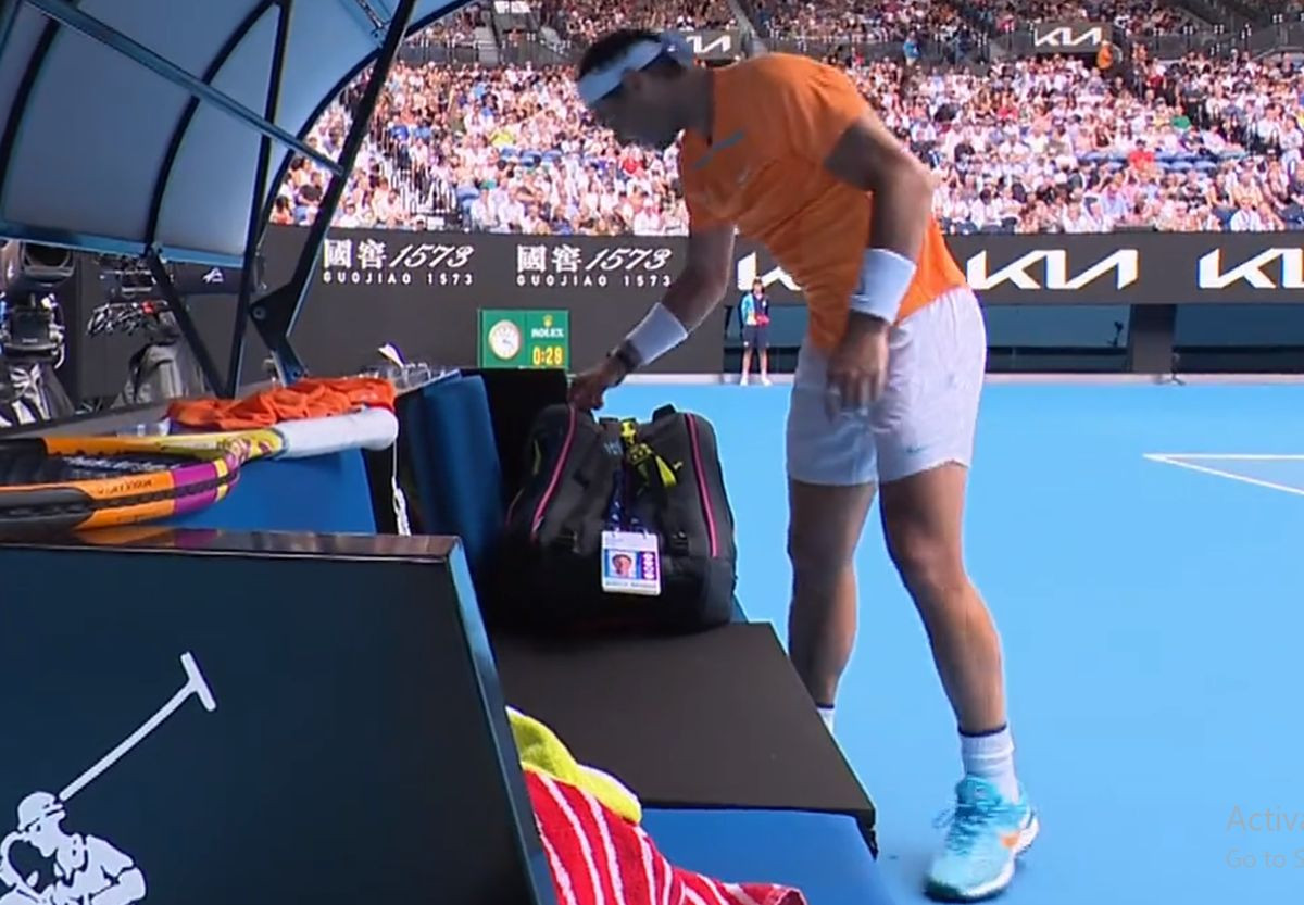 Bizarna situacija na Australian Openu: Dječak Nadalu ukrao reket, on napravio opšti haos