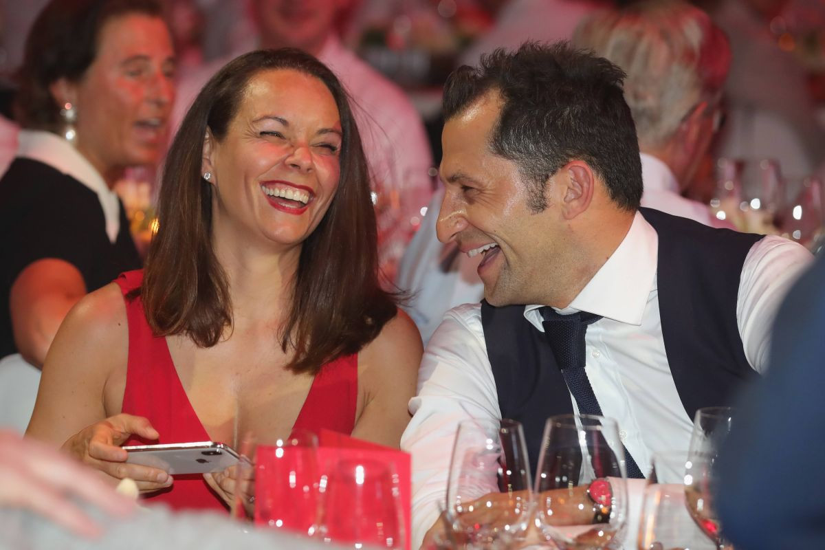 Salihamidžić je nasmijan, ali njegov badžo zna pravu istinu: "Boli ga ono što mu je napravljeno" Salihamidžić je nasmijan, ali njegov badžo zna pravu istinu: "Boli ga ono što mu je napravljeno"
