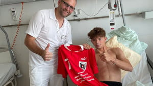 Posjeta u bolnici: Fudbalski savez Austrije iznenadio Huskovića