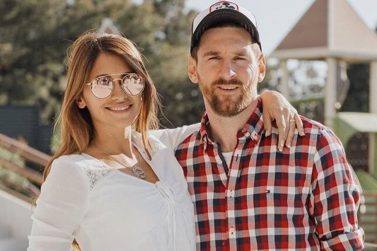 Pucano na porodicu Antonele Roccuzzo i ostavljena poruka Lionelu Messiju: "Čekamo te" Pucano na porodicu Antonele Roccuzzo i ostavljena poruka Lionelu Messiju: "Čekamo te"