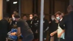 Dječak se probio kroz osiguranje, a Messi je svojim potezom oduševio cijeli svijet
