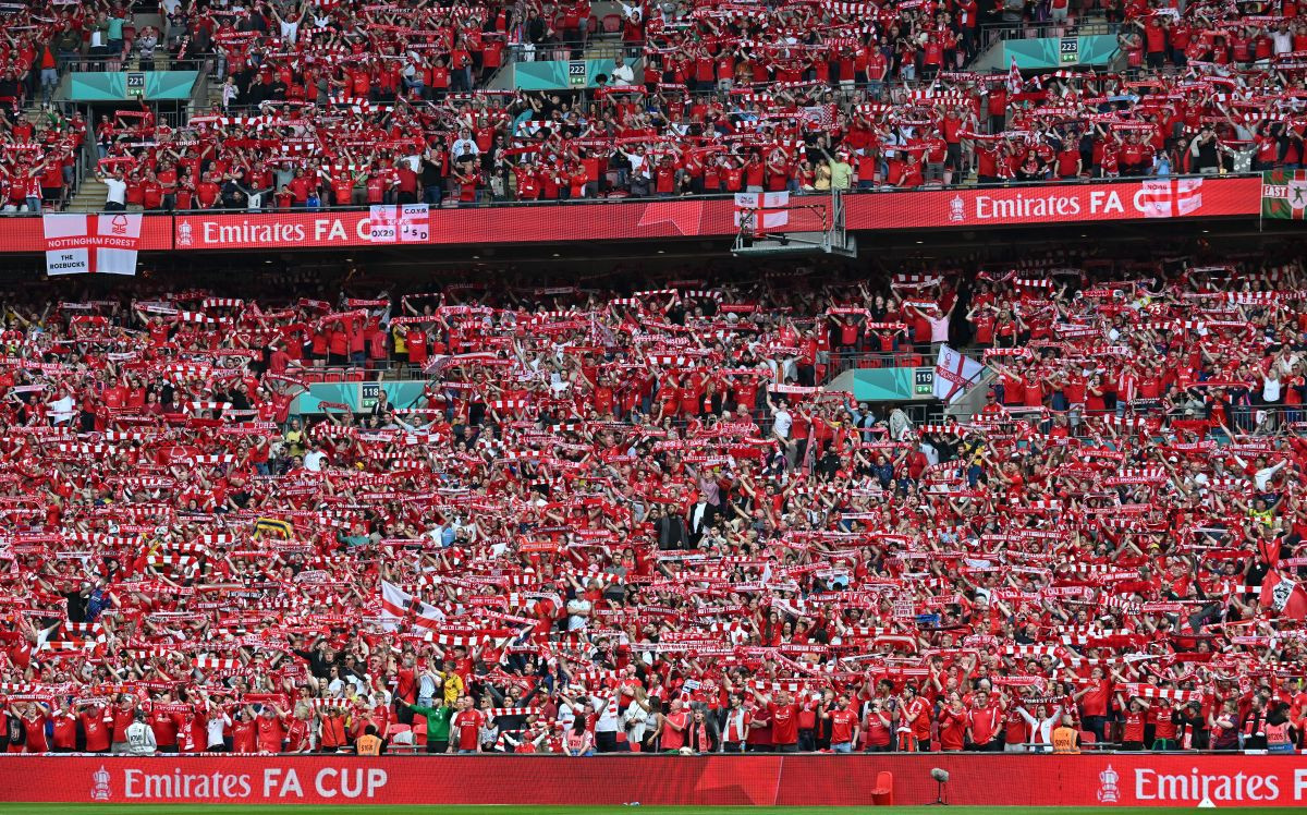 Bivši prvak Evrope kiksao i ostao bez Lige prvaka, na terenu se sukobili trener i predsjednik kluba! Bivši prvak Evrope kiksao i ostao bez Lige prvaka, na terenu se sukobili trener i predsjednik kluba!