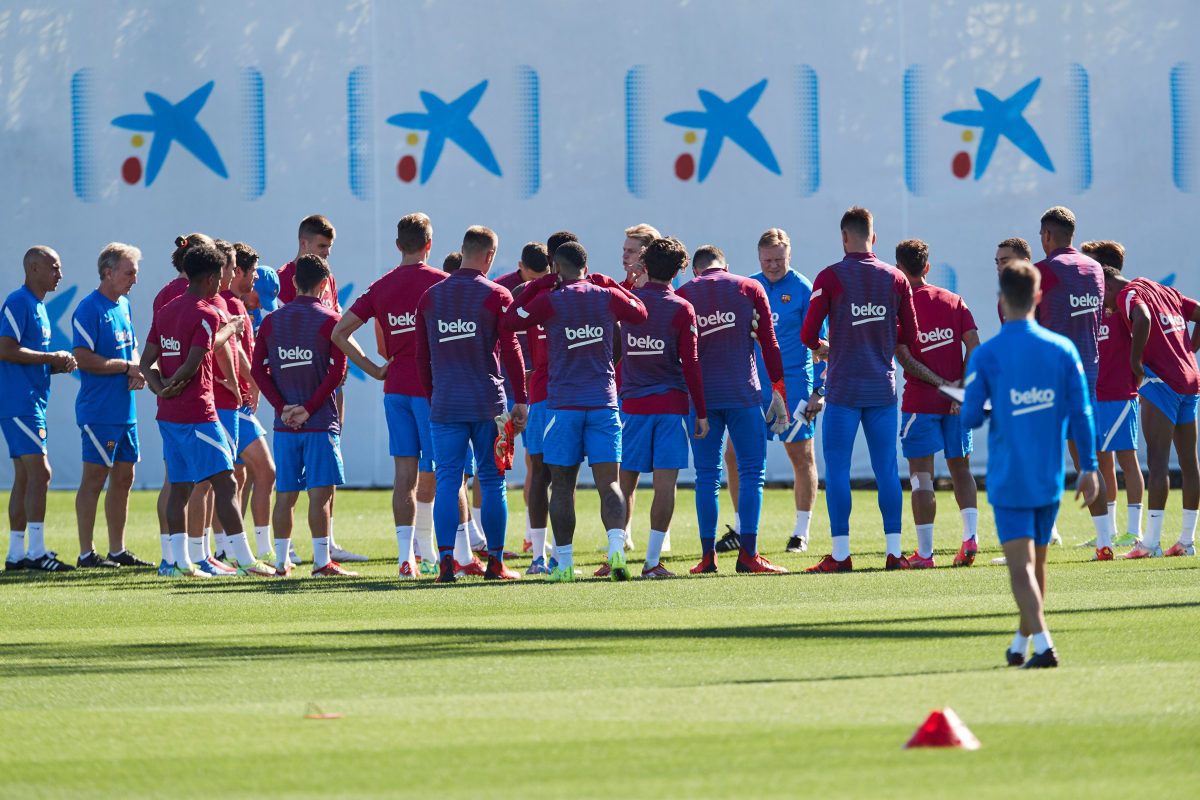 Mundo Deportivo otkrio tri moguća pojačanja Barce: Jedan je želja, drugi je cilj, treći je opcija Mundo Deportivo otkrio tri moguća pojačanja Barce: Jedan je želja, drugi je cilj, treći je opcija