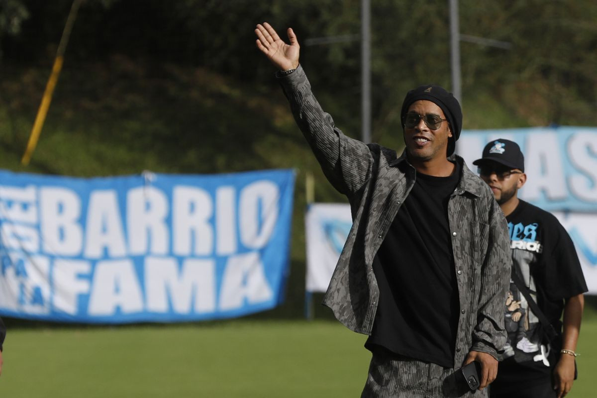 Ronaldinho postaje djed sa 45 godina: Influenserka potvrdila najljepše vijesti za Brazilca Ronaldinho postaje djed sa 45 godina: Influenserka potvrdila najljepše vijesti za Brazilca