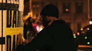Zvijezda Barcelone se maskirala i u sitne sate lijepila plakate po Barceloni s posebnom posvetom