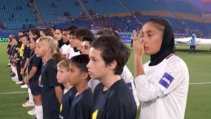 Iranke stajale u tišini dok je svirala himna, svijet priča o njihovoj hrabrosti