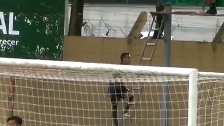 Zaboravite Balotellija, ovakve proslave se još niko nije sjetio!