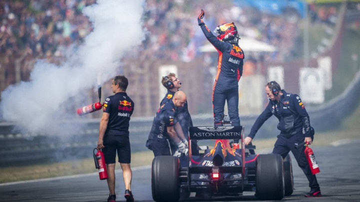 Vozači Formule 1 u utrci s kamp kućicama
