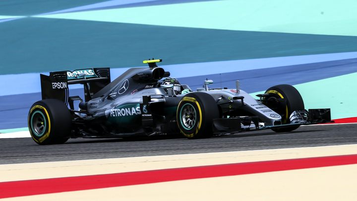 Nico Rosberg najbrži na noćnom treningu u Bahreinu