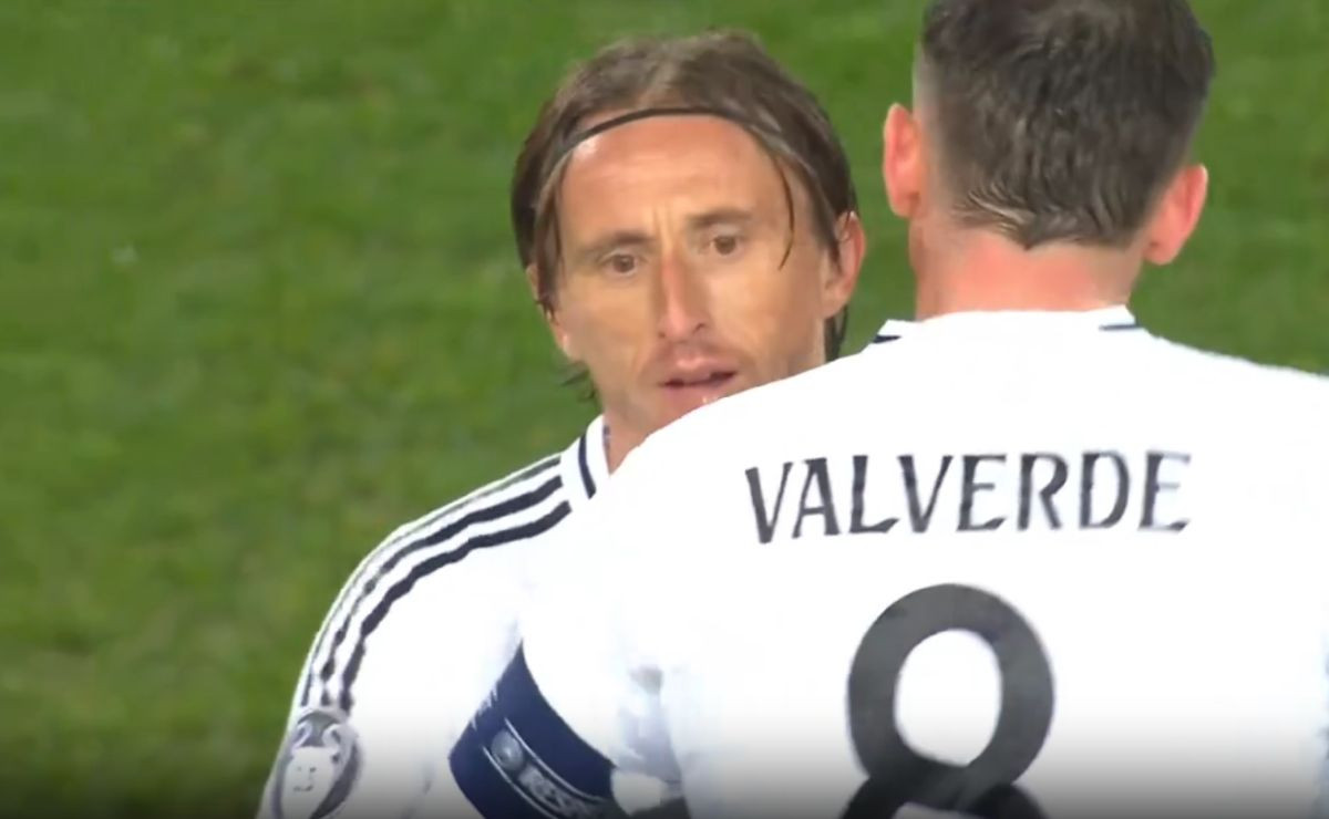 Modrić je predao traku, uslijedila je scena za pamćenje i Ancelotti se našao u čudu: "Bilo je to..." Modrić je predao traku, uslijedila je scena za pamćenje i Ancelotti se našao u čudu: "Bilo je to..."