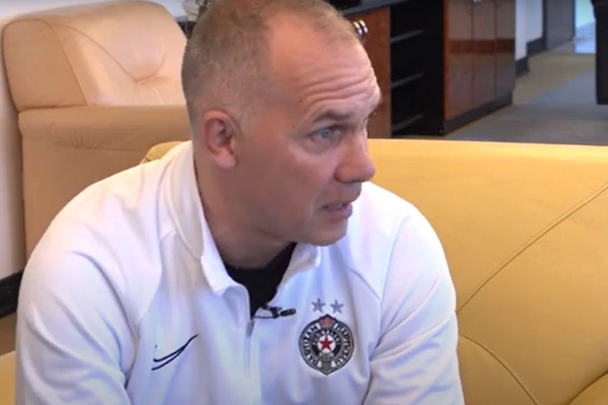 Nerealne scene pred vječiti derbi: Partizan ostao bez trenera pred utakmicu, prebačen je u bolnicu