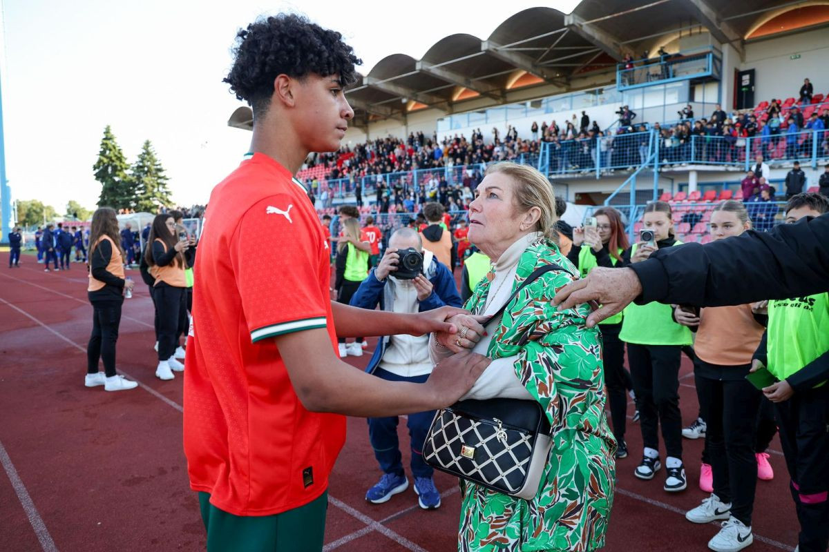 Tek mu je 15, a Cristiano Junior već pravi transfer života!