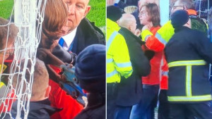 Nezapamćene scene: Navijač Evertona uletio na teren i sam sebe vezao za gol