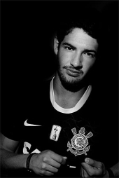 Pato potpisao za Corinthians