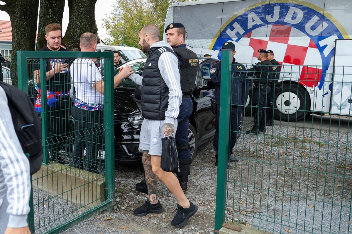 Nezapamćen strah u očima igrača Hajduka, protiv njih ne smije ni riječ: "To moraš poštovati" Nezapamćen strah u očima igrača Hajduka, protiv njih ne smije ni riječ: "To moraš poštovati"