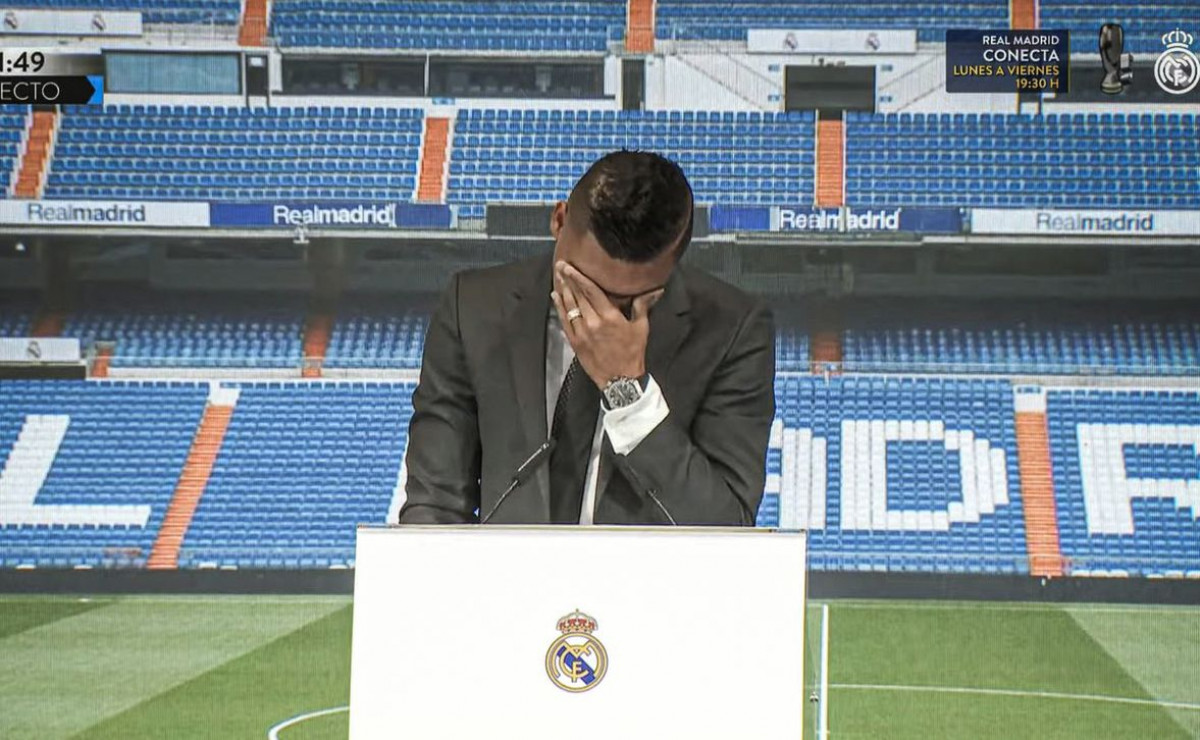 Casemiro zajecao na oproštaju kada je spomenuo Modrića i Krossa: "Moram o njima pričati" Casemiro zajecao na oproštaju kada je spomenuo Modrića i Krossa: "Moram o njima pričati"