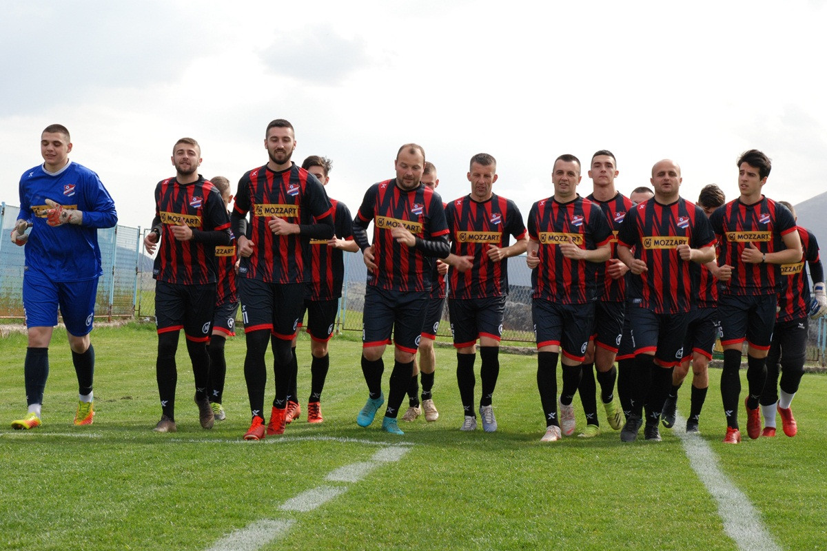 Podrška klubu iz Gacka: Nova Mozzart oprema za FK Mladost Podrška klubu iz Gacka: Nova Mozzart oprema za FK Mladost