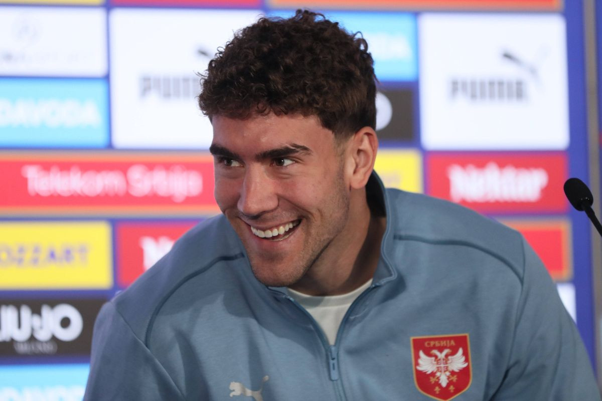 Dosta je onih koji se čude zbog škole koju je završio Dušan Vlahović: "Uživao sam" Dosta je onih koji se čude zbog škole koju je završio Dušan Vlahović: "Uživao sam"